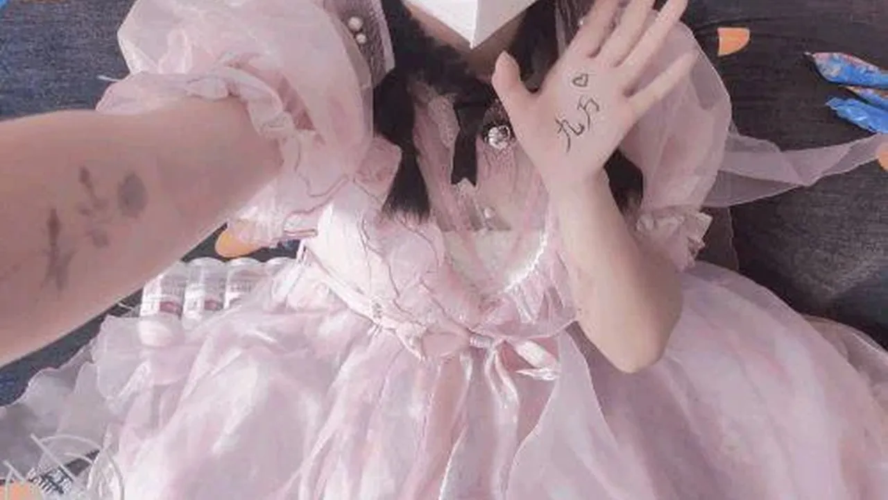 极品粉嫩福利姬@胡九万(小芳姐姐)尺度私拍视图合集 第二弹 [40V393P_3.05GB]